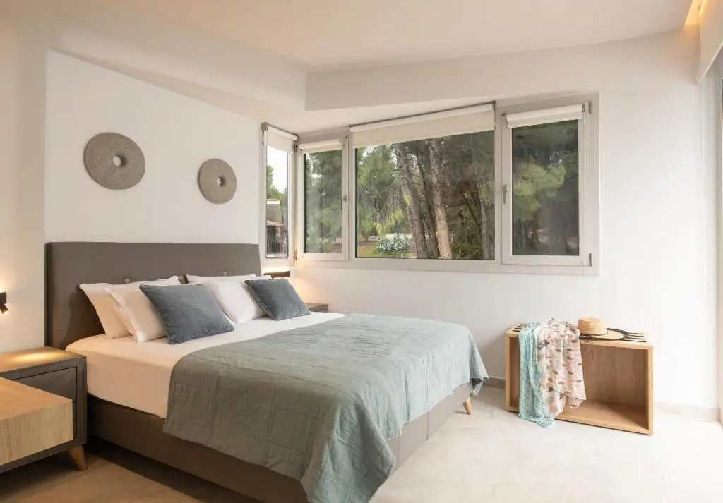 Nikiti Botanic Pool Suites