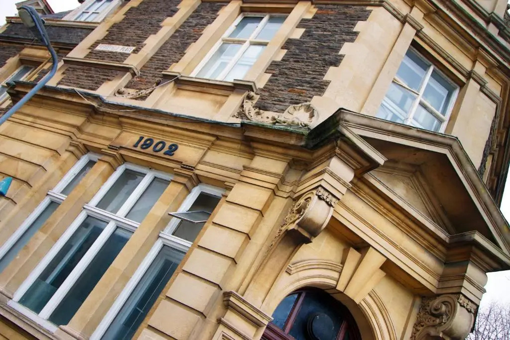 The Bank - LONG STAY OFFER - 1 Bed City Centre Apartment with Parking by CTO Serviced Apartments