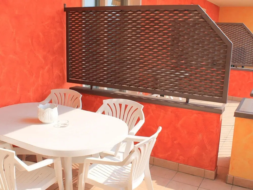 Holiday Home with Nicely Decorated Interior near Lake Garda