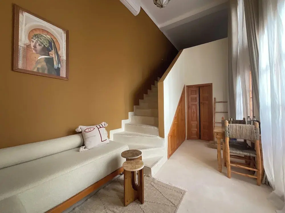Riad Al Muhandiz with Duplex Suites and Rooftop Pool near Jemaa El Fna