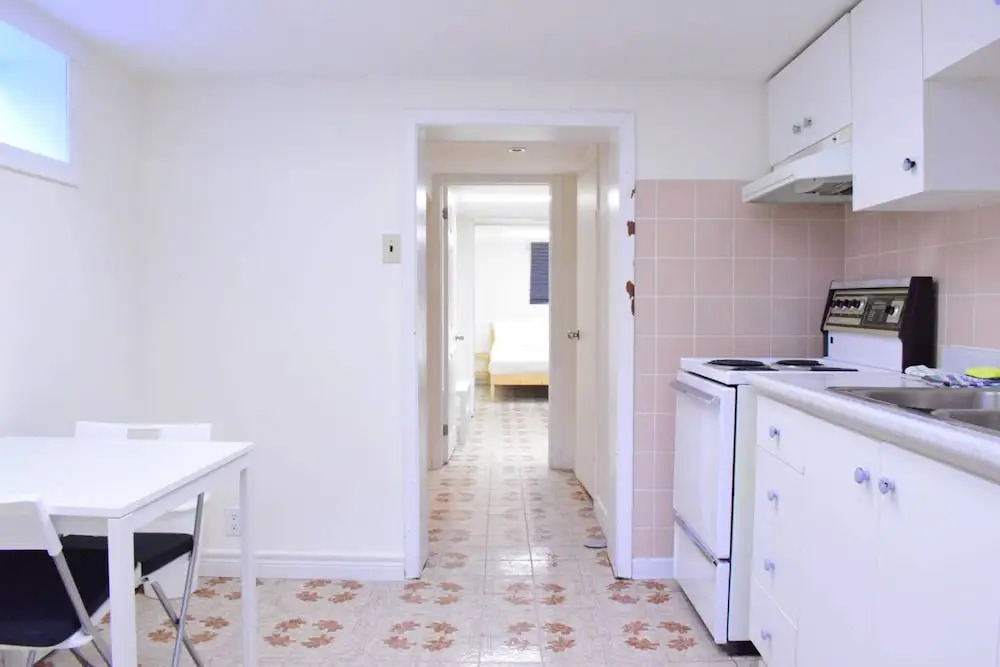 Central Basement Unit in Little Italy Close To Subway