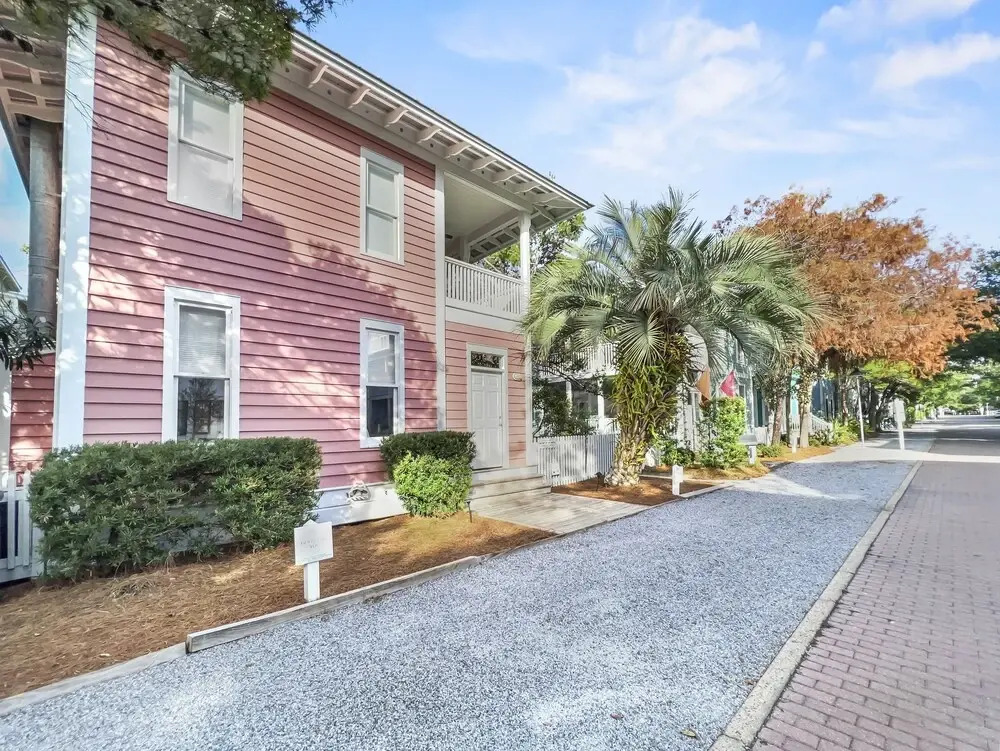 Good For You 3 Bedroom Home by Redawning