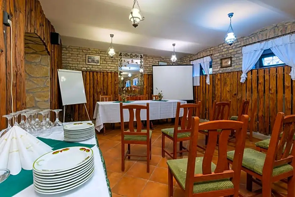Illés Hotel