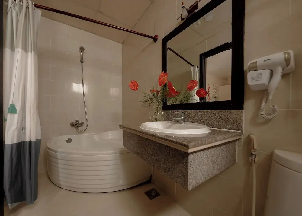 Asian Ruby Hotel & Spa - 122F Bui Thi Xuân Street