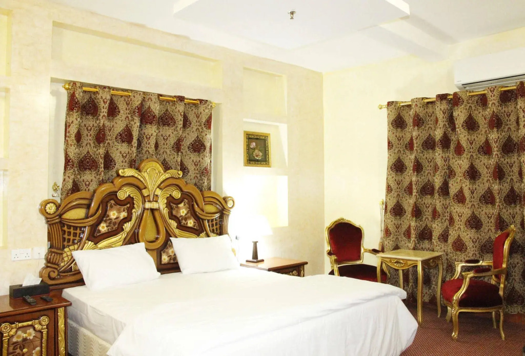 Riyam Hotel