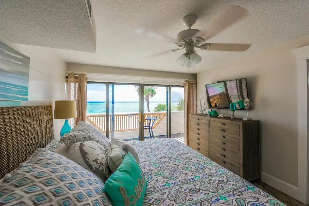 Fanta-Sea on the Beach by Beachside Management - 49 Beach Rd