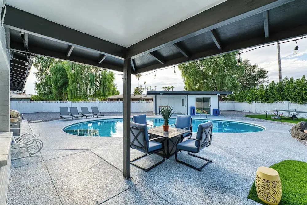 3BR Sleeps 8 Pool Putting Green BQQ Large Island!