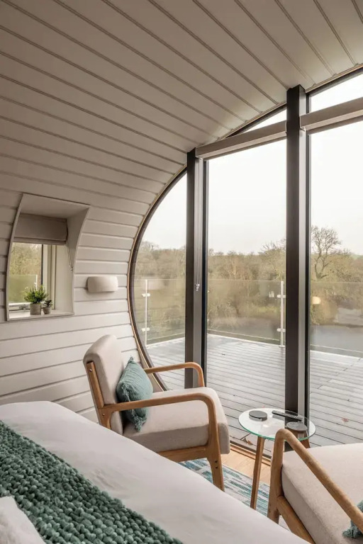 Sustainable Pod on Old Chalford Farm