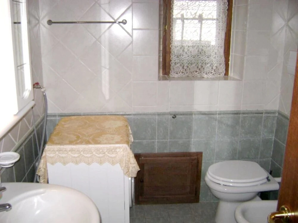 Apartment With 3 Bedrooms in Lorica, With Wonderful Lake View, Enclose