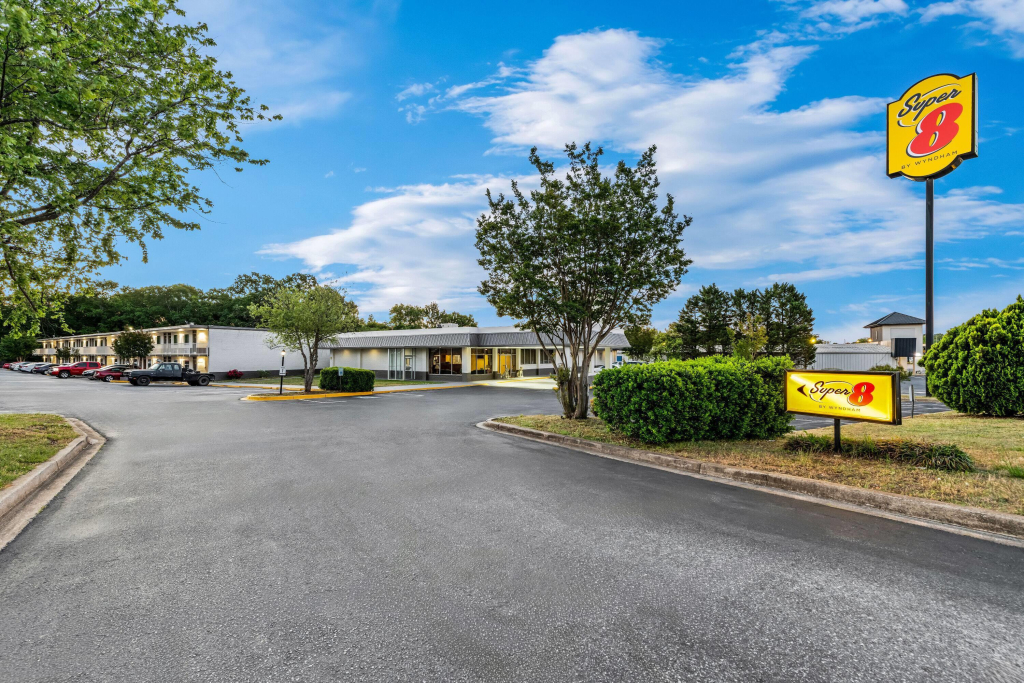 Super 8 by Wyndham Gaffney
