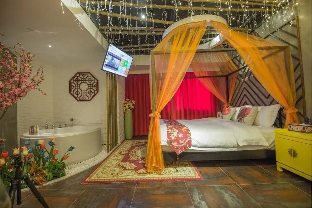 Love Of Swan Theme Hotel