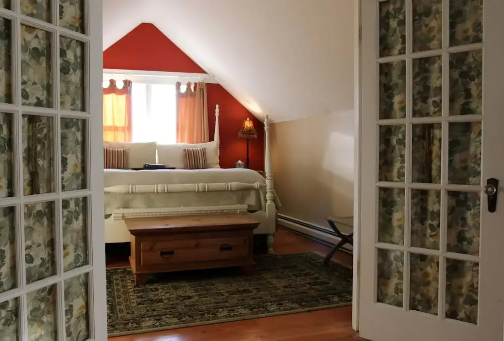Tucker House Inn