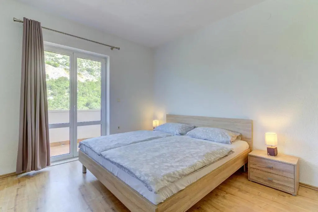 Dora Apartment-Adults Only
