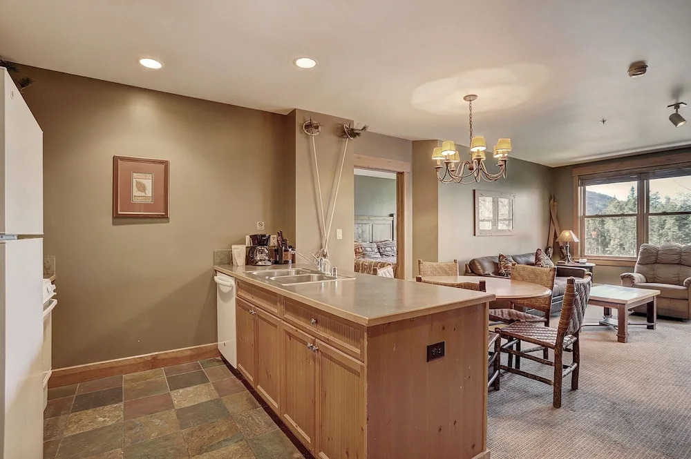 8843 The Springs 2 Bedroom Condo