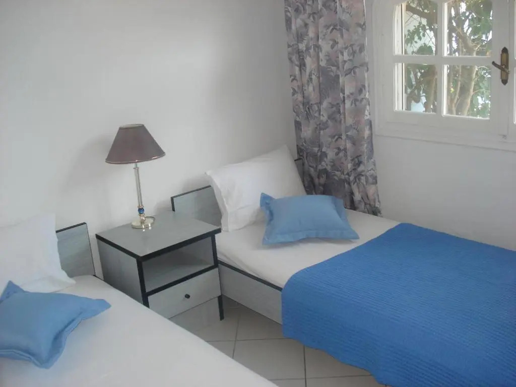 Dolphin Apartments 2