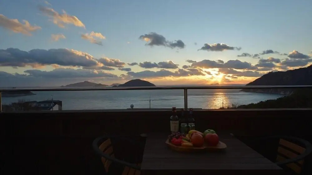 Geoje Birds Hill Pension