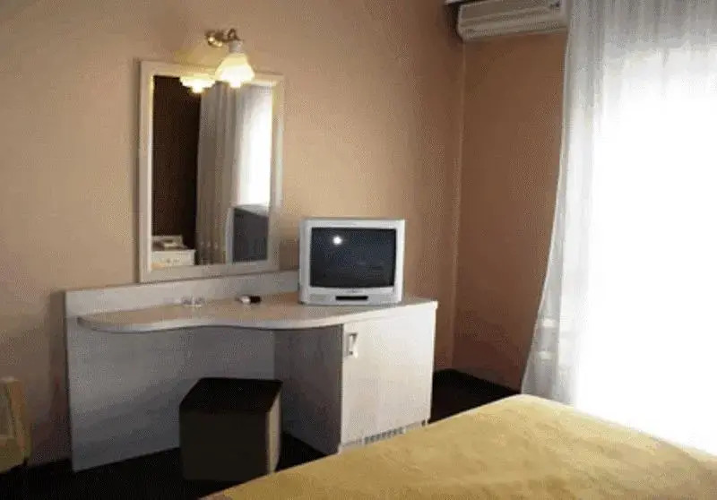 Dedis Hotel