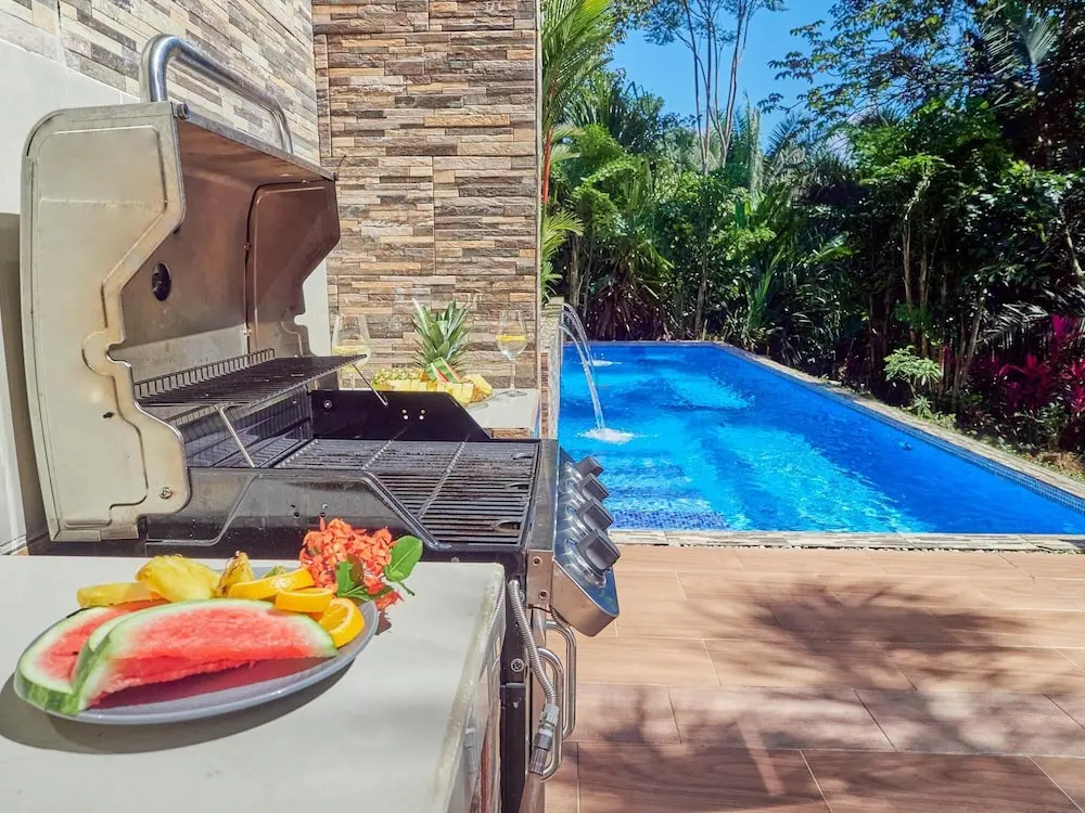 Villa Palmeras with jungle views pool near MA