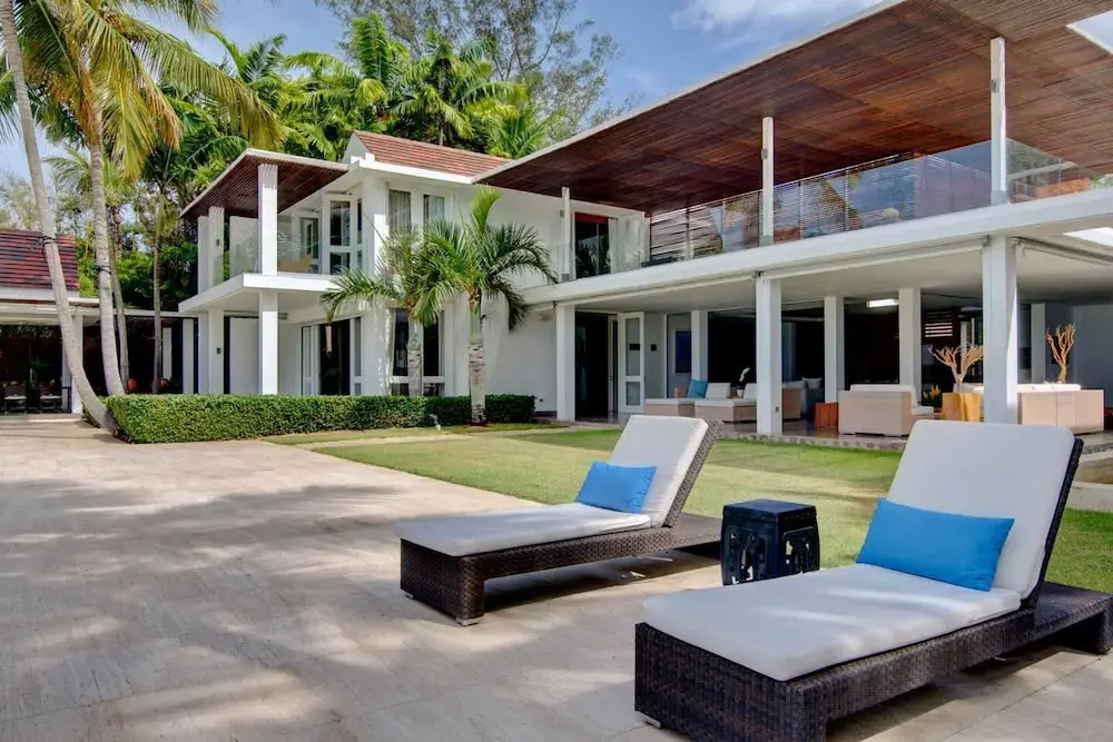 Breathtaking Ocean-view Home w Pool Modern Design