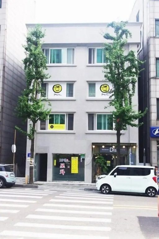 GDJ Guesthouse - Hostel