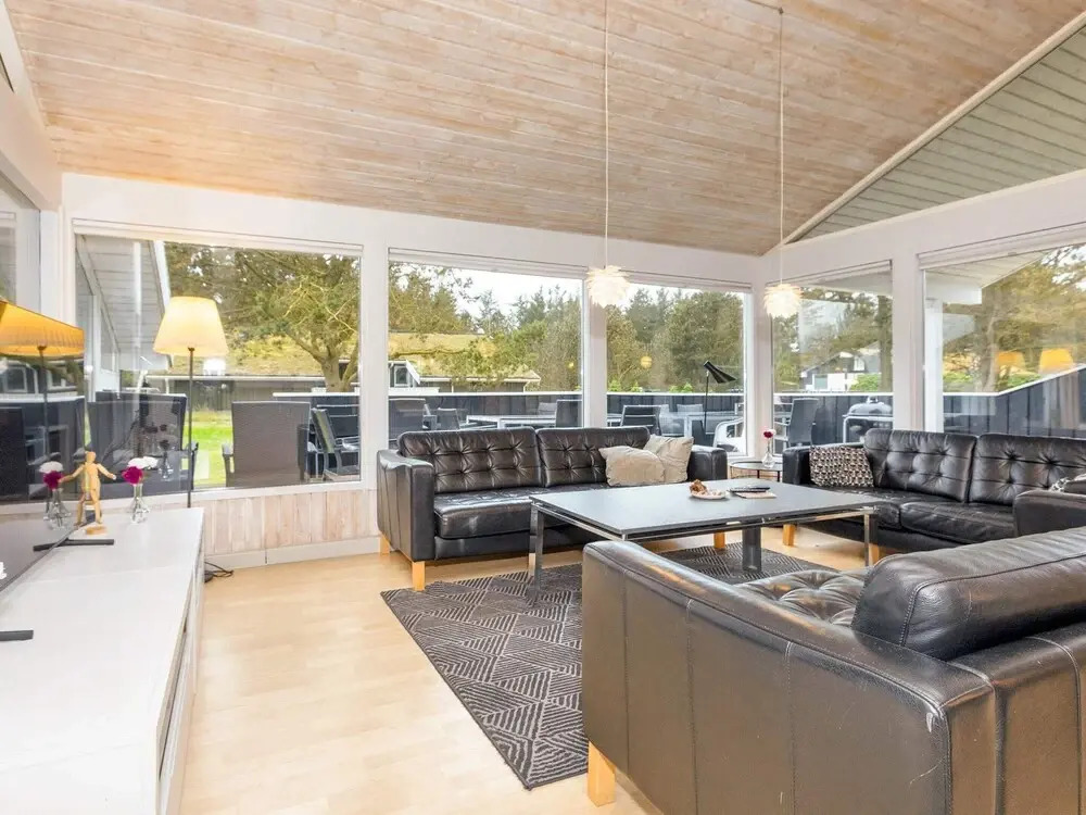 10 person holiday home in Saltum-By Traum