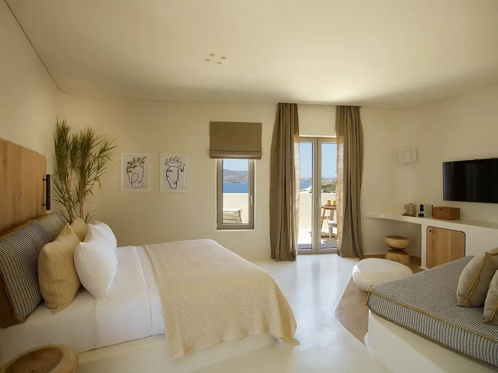 White Pebble Suites