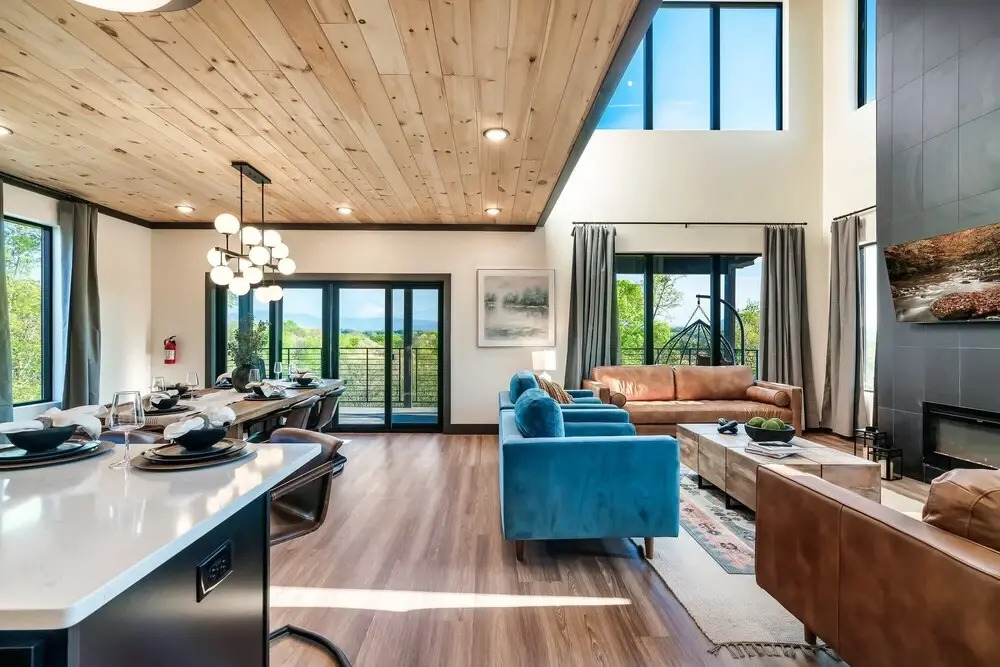 Halle Beary by Avantstay Indoor Pool + Hot Tub Sunset Views