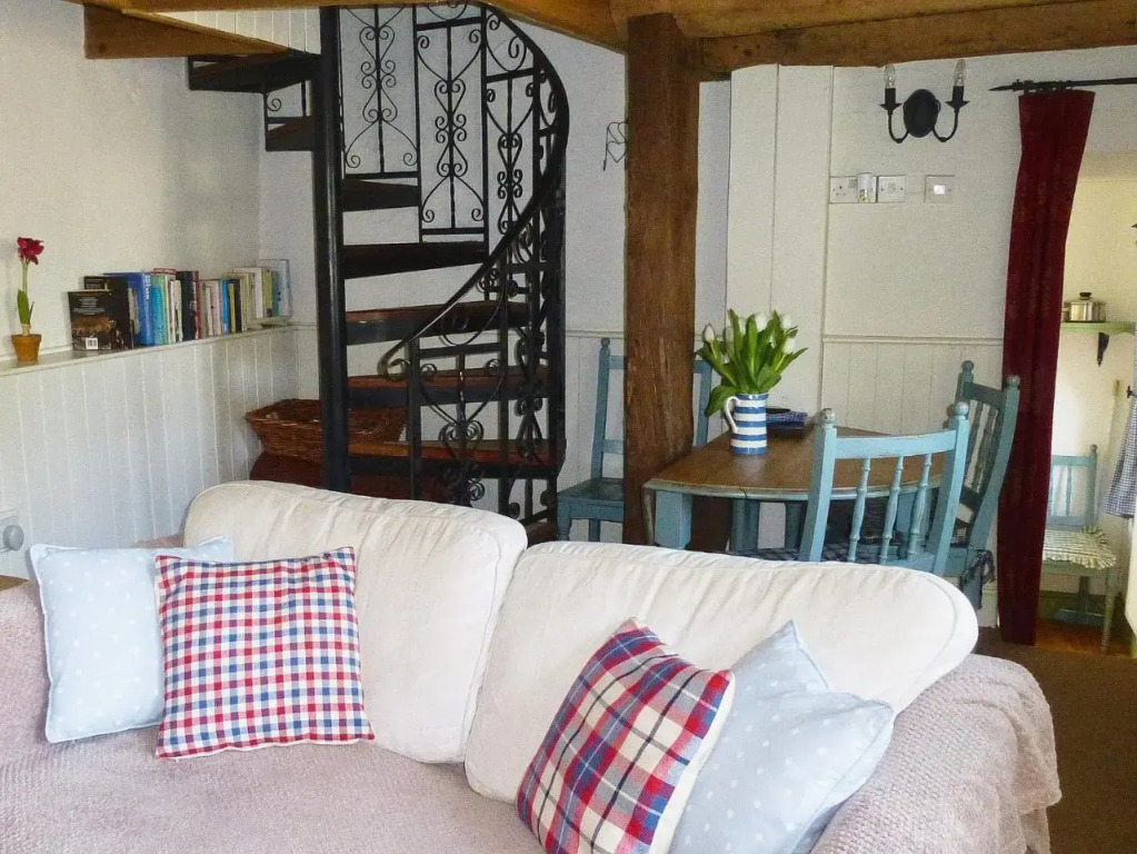 Hollies Cottage