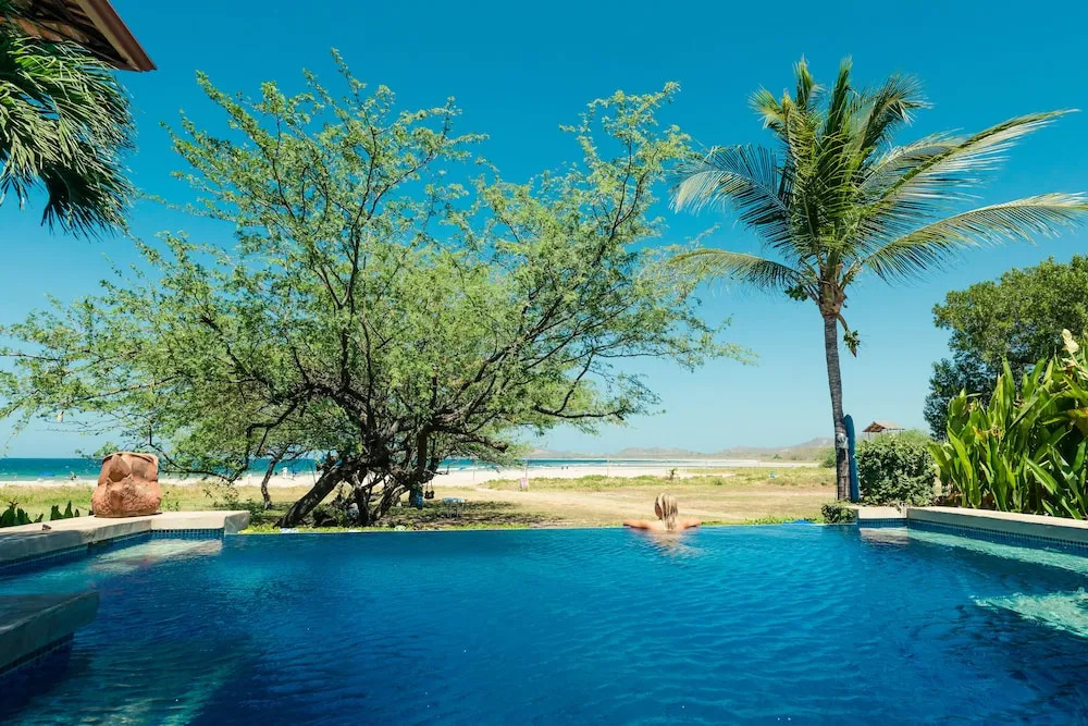 Witch's Rock Surf Camp Beachfront HOTEL