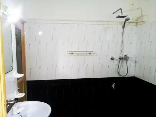 Era Holiday House