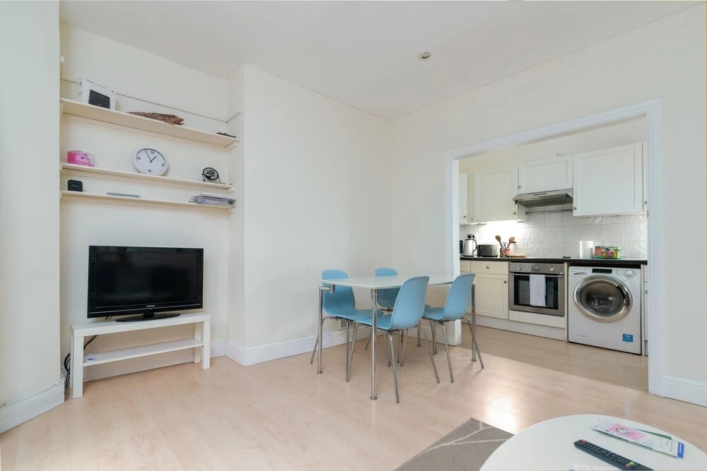 Homely Apartment near Olympia by GuestReady