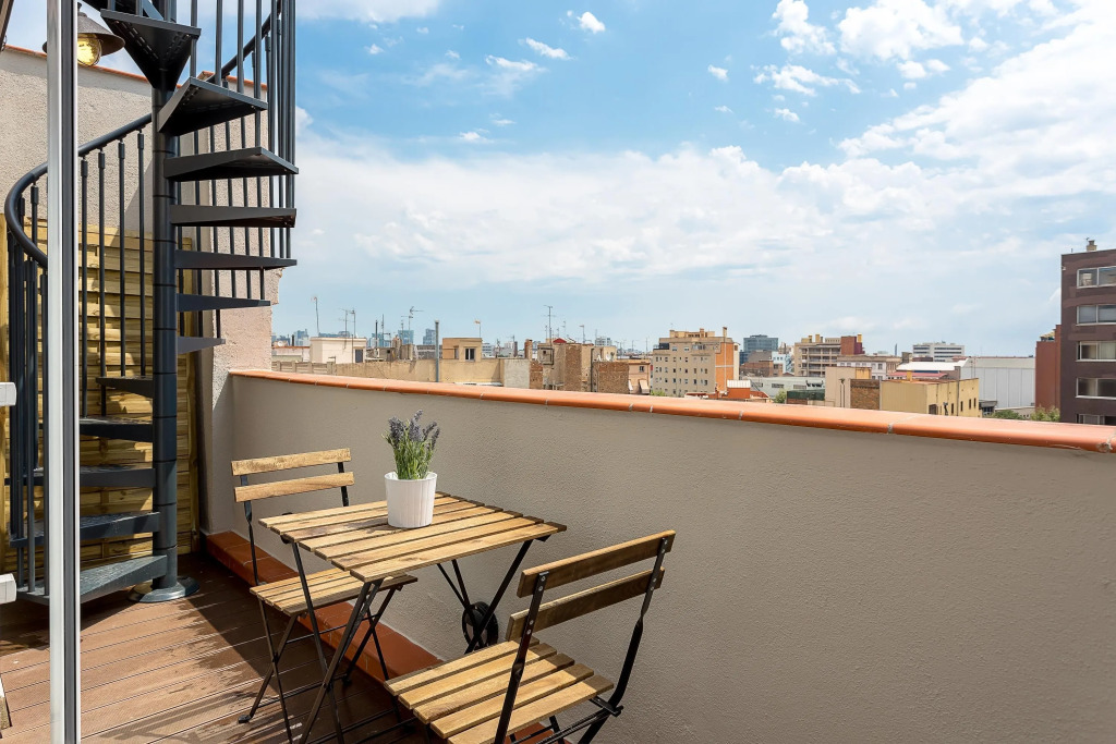 1 Bedroom Penthouse Vintage Suites With Terrace - Hoa 42149
