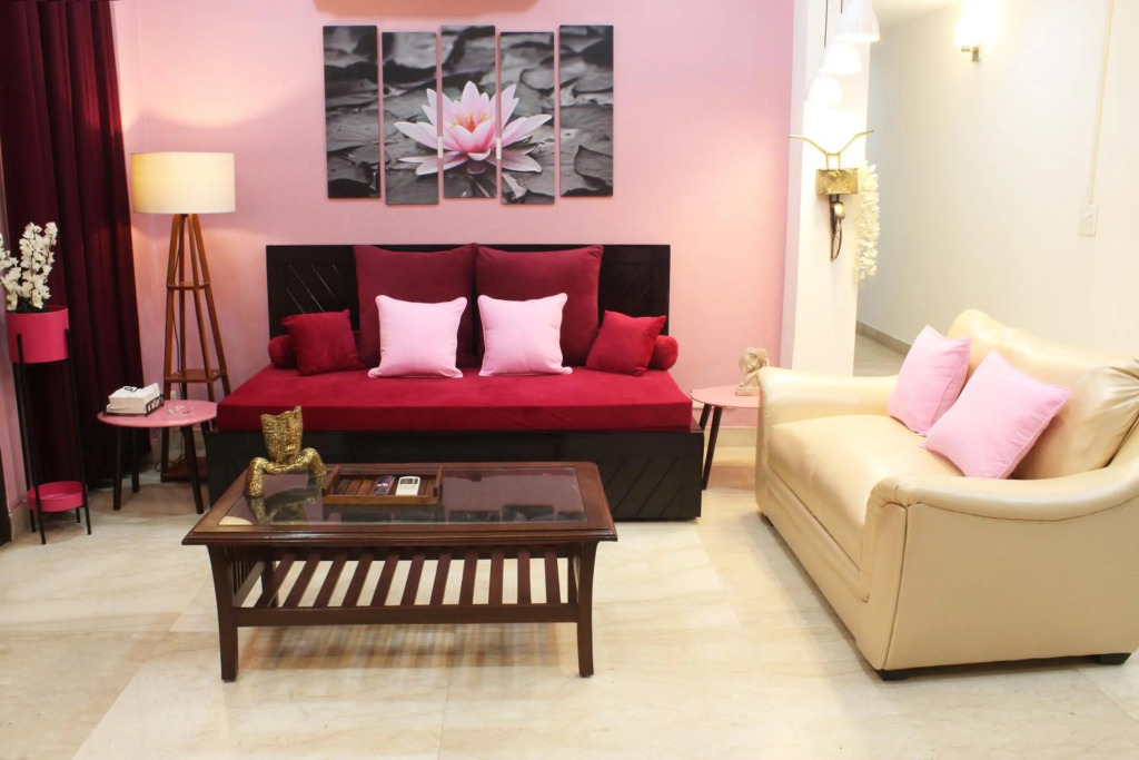 Luxurious modern 2BHK prime location Delhi