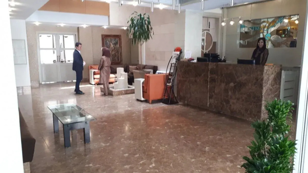 Saina Hotel