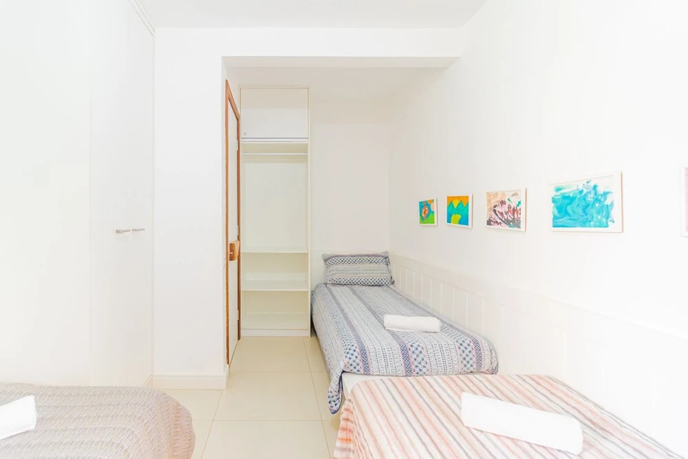 GB76 Pé na Areia Apt 4 Quartos Guarajuba