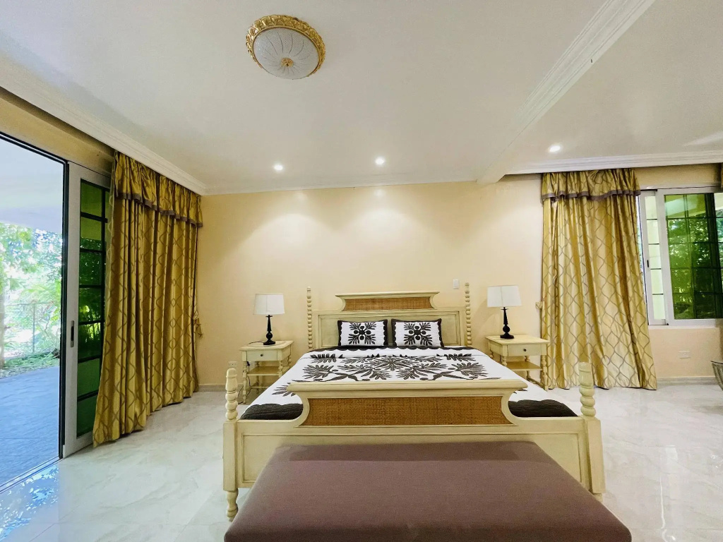 Hanamitsu Hotel & Spa