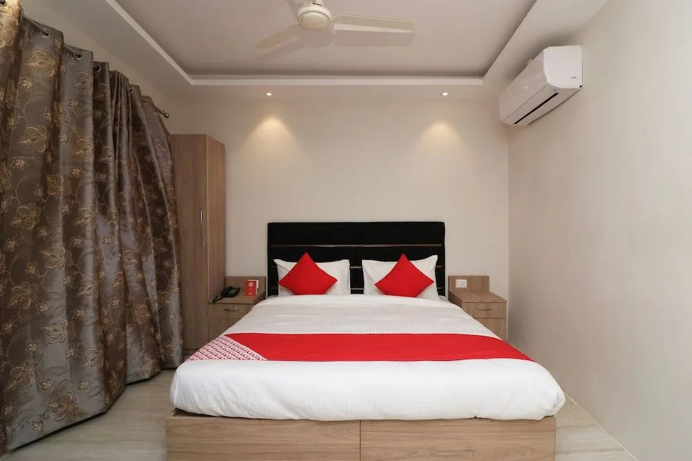 OYO 23542 Flagship Hotel Shyam