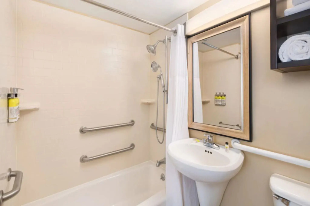 Staybridge Suites Savannah Historic District by IHG