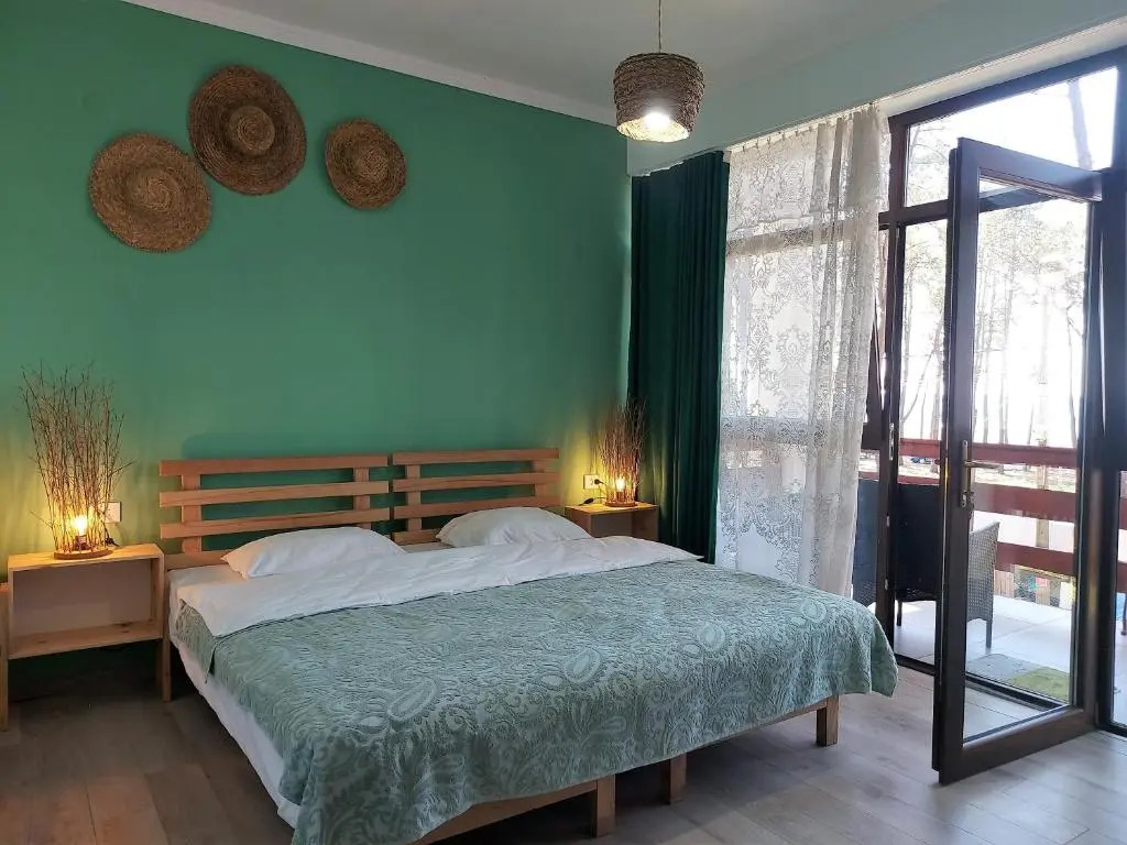 Beachfront 4-bedroom home in Kaprovani pine forest