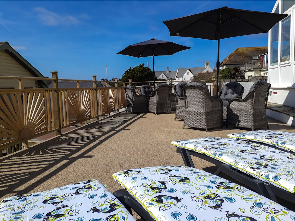 Meadow View Apartments are 2 and 3 bedroomed with private parking