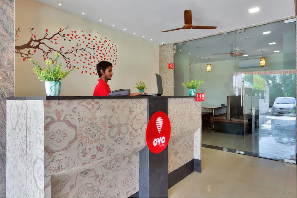 OYO 11423 Hotel Royal Darbar
