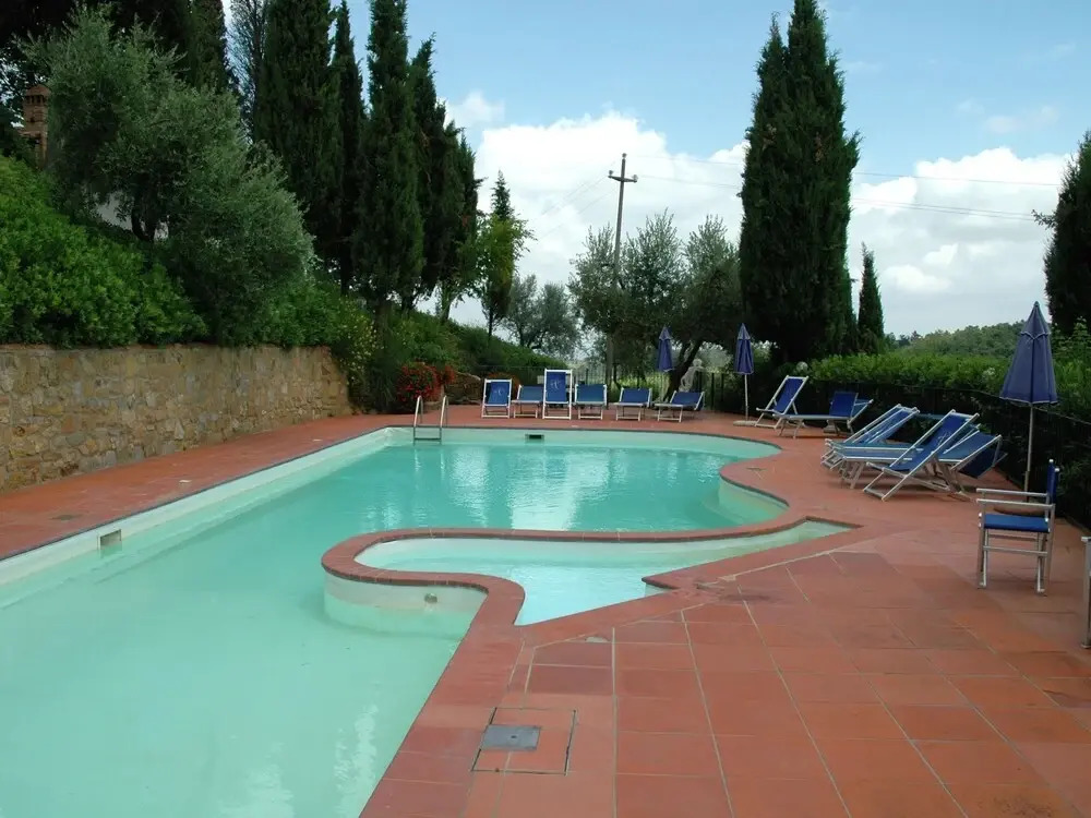 Spacious Apartment in a Beautiful Location With Pool and Tennis Court, Peace and Privacy