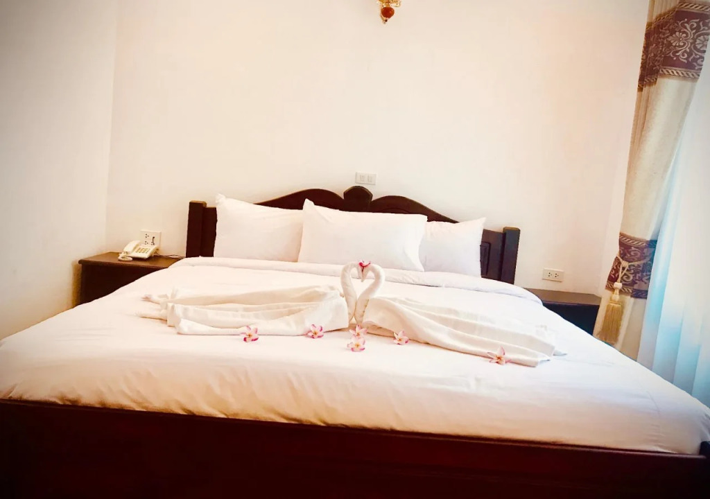 Khung City Hotel