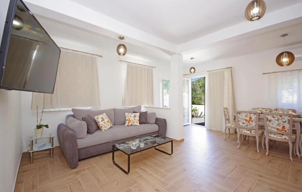 Amazing Home in Drvenik With Wifi and 3 Bedrooms