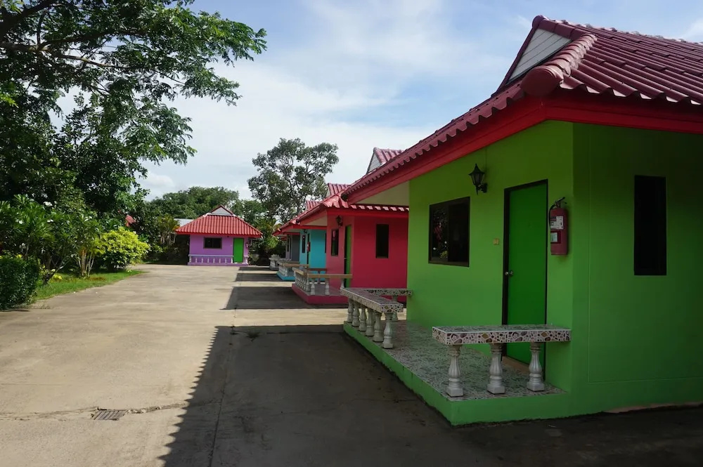 Jaidee Park Inn