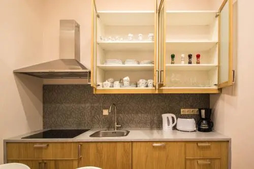Bourgeois Apartment in Cultural Heritage Building by Ruterra