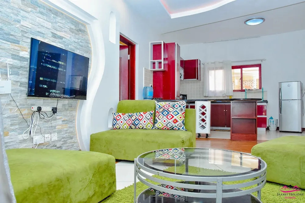 Cool Breeze Beachfront Apartments