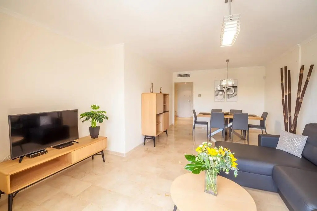 2279-Lovely 2 bedrooms with terrace with views