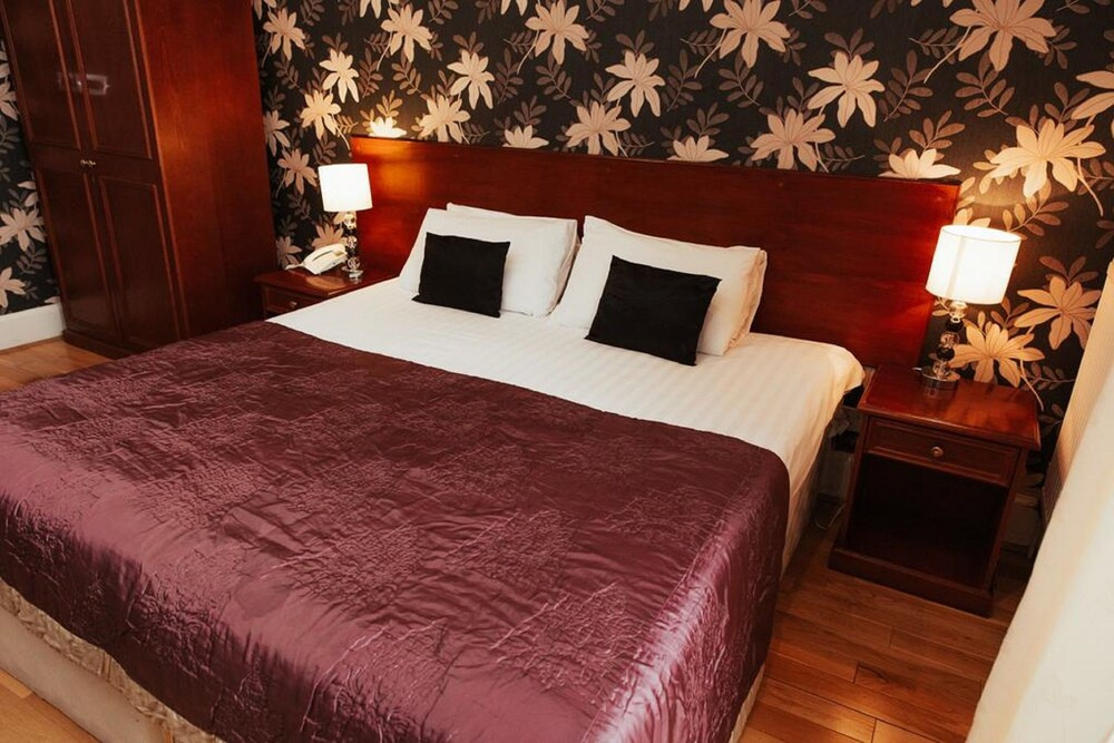 Beveridge Park Hotel