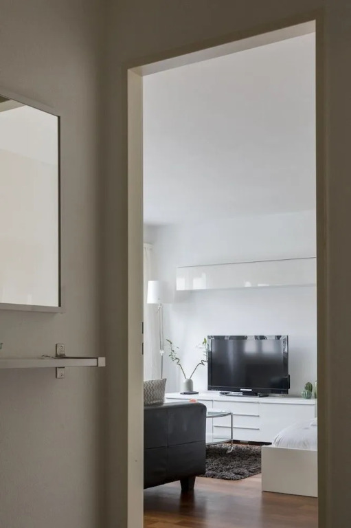 Bright furnished apartment with POCKET WIFI